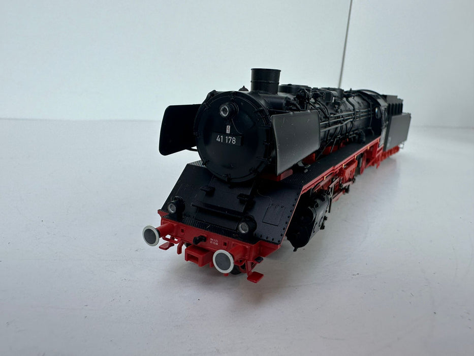 Märklin 37923 - BR 41 - Dampflokomotive mit Tender