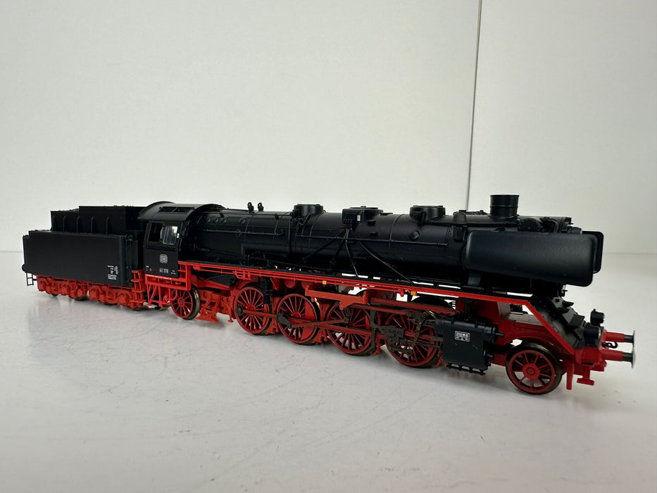 Märklin 37923 - BR 41 - Dampflokomotive mit Tender