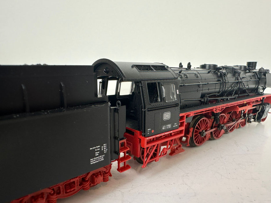 Märklin 37923 - BR 41 - Dampflokomotive mit Tender