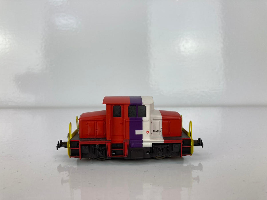 Märklin 28451 - Strukton NS set - Diesellocomotief met 3 x Wagons