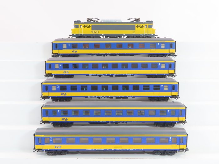 Märklin 26561 - Set Locomotief + 5x Passagiersrijtuigen - NS 1828 + ICK - MFX & Sound