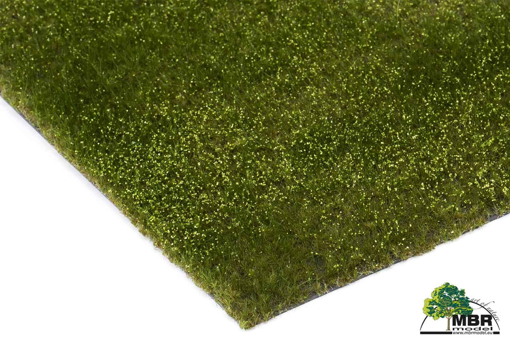 MBR 55-0007 - Realistic Grass Mat - Green with Blooming White - 20x30cm