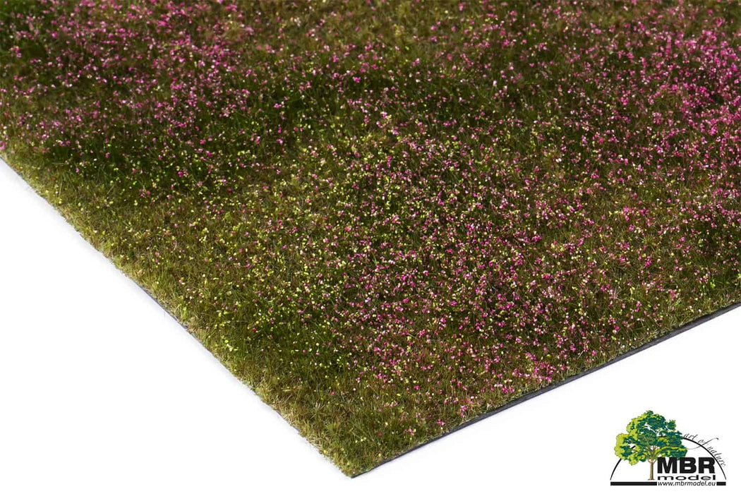MBR 55-0009 - Realistische Grasmat - Groen met Bloeiend Paars - 20x30cm