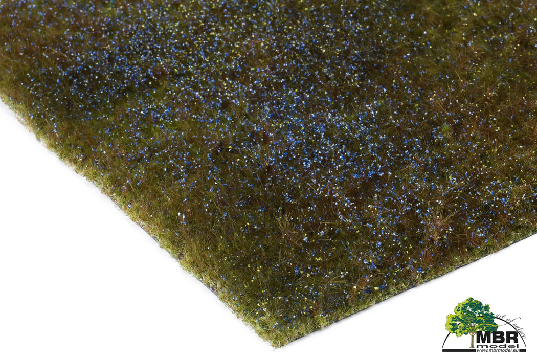 MBR 55-0010 - Realistische Grasmat - Groen met Bloeiend Blauw - 20x30cm