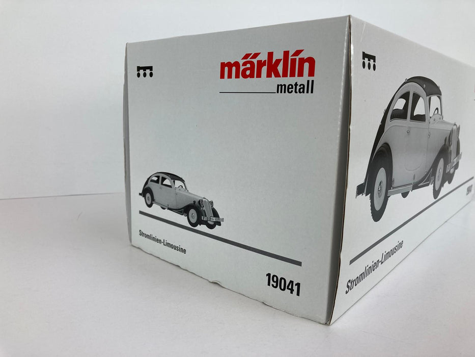 Märklin 19041 - 1:16 Gestroomlijnde Limousine uit de Jaren '30 - Metaal