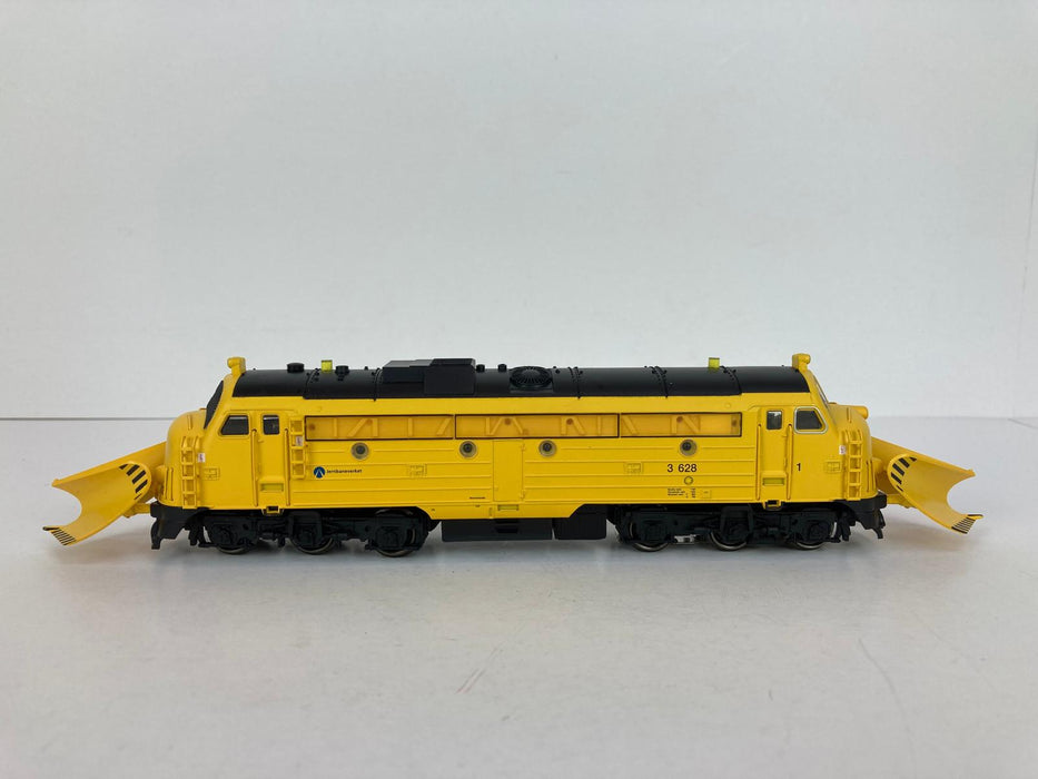 Märklin 37662 – NOHAB Di3 628 from Jernbaneverket (NSB) – Snowplows
