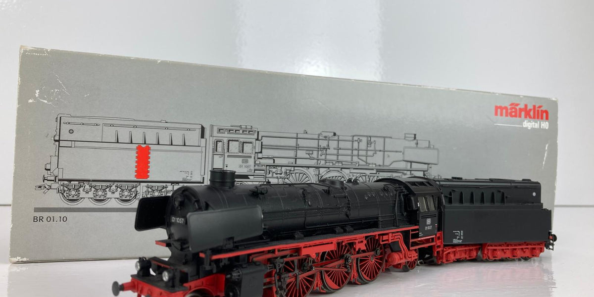 Märklin 39103 - BR 01.10 DB - Steam locomotive with oil tender