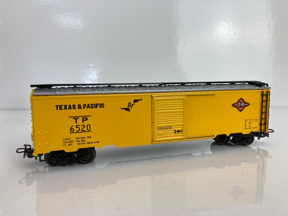 Märklin 4579 - 2 x Amerikaanse Boxcars - "Texas and Pacific" (T&P)