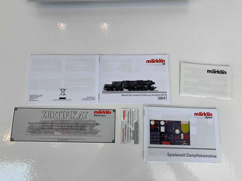 Märklin 39047 – DR BR 42 Stoomlocomotief – Camo – MFX+ & Sound