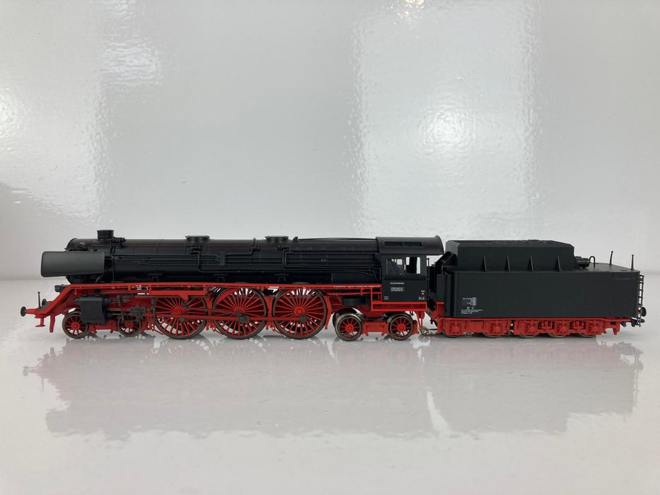 Märklin 39050 - BR 05 DB - Lange Stoomlocomotief met Tender - MHI
